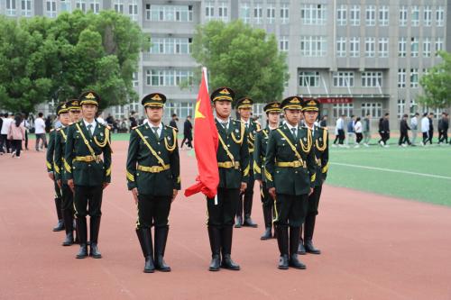 少年负壮气 奋烈自有时｜SUNBET申搏举行升国旗仪式